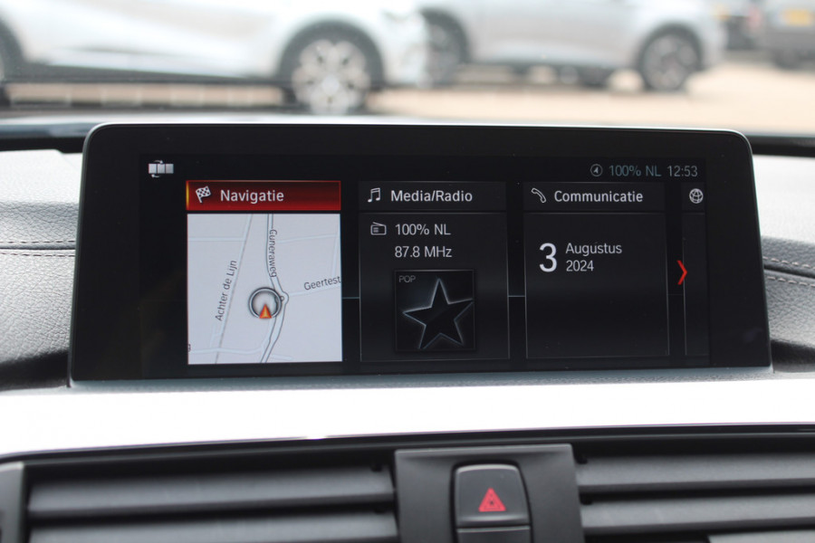 BMW 3-serie 320i Edition M Sport / Trekhaak / Leder / Navigatie / 18'' / Stoelverwarming / Cruise Control