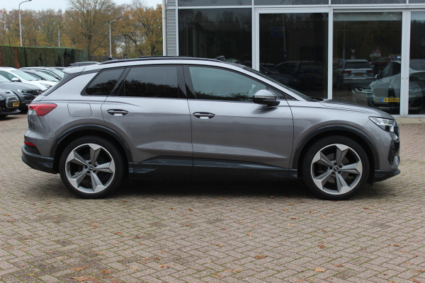 Audi Q4 e-tron 35 Launch edition Advanced Plus 55 kWh / SoH 93%  / Trekhaak / Panoramadak / Camera / Navigatie / 19'' / Matrix LED / Stoelverwarming / Warmtepomp / DAB / ACC