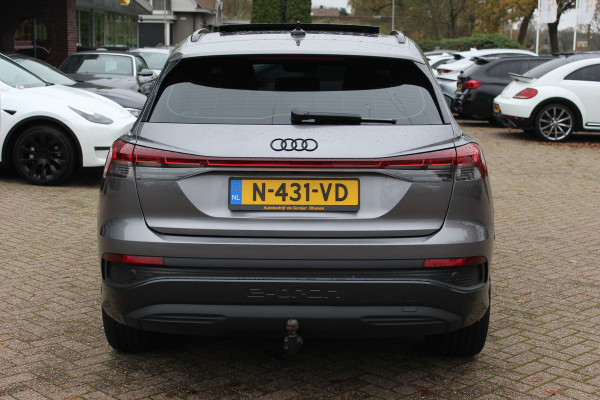 Audi Q4 e-tron 35 Launch edition Advanced Plus 55 kWh / SoH 93%  / Trekhaak / Panoramadak / Camera / Navigatie / 19'' / Matrix LED / Stoelverwarming / Warmtepomp / DAB / ACC