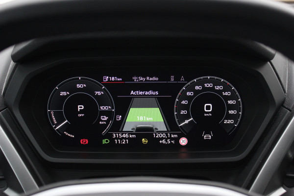 Audi Q4 e-tron 35 Launch edition Advanced Plus 55 kWh / SoH 93%  / Trekhaak / Panoramadak / Camera / Navigatie / 19'' / Matrix LED / Stoelverwarming / Warmtepomp / DAB / ACC