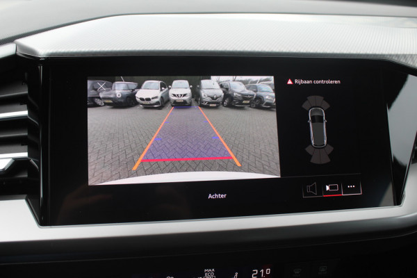 Audi Q4 e-tron 35 Launch edition Advanced Plus 55 kWh / SoH 93%  / Trekhaak / Panoramadak / Camera / Navigatie / 19'' / Matrix LED / Stoelverwarming / Warmtepomp / DAB / ACC