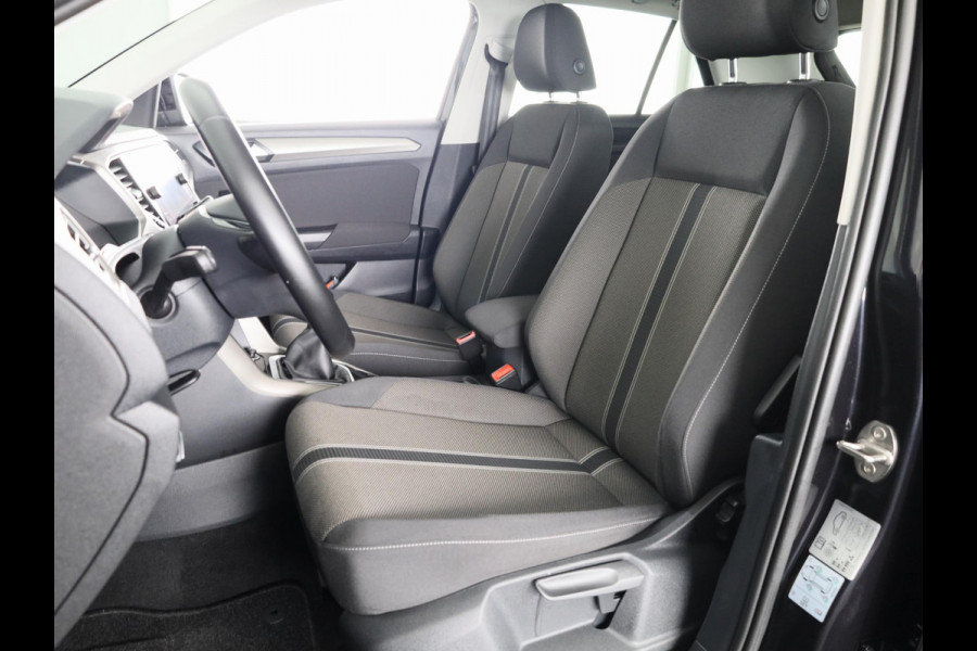 Volkswagen T-Roc 1.0 TSI Style 110 pk | Navigatie | Panoramadak | Parkeersensoren | Autom. airco | Stoelverwarming | LED koplampen |