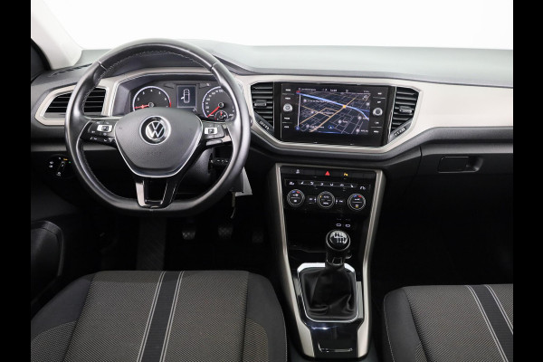 Volkswagen T-Roc 1.0 TSI Style 110 pk | Navigatie | Panoramadak | Parkeersensoren | Autom. airco | Stoelverwarming | LED koplampen |