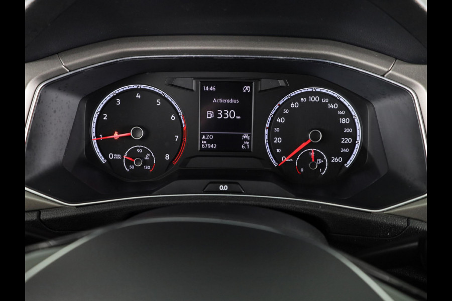 Volkswagen T-Roc 1.0 TSI Style 110 pk | Navigatie | Panoramadak | Parkeersensoren | Autom. airco | Stoelverwarming | LED koplampen |
