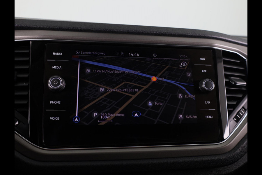 Volkswagen T-Roc 1.0 TSI Style 110 pk | Navigatie | Panoramadak | Parkeersensoren | Autom. airco | Stoelverwarming | LED koplampen |