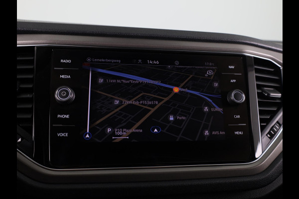 Volkswagen T-Roc 1.0 TSI Style 110 pk | Navigatie | Panoramadak | Parkeersensoren | Autom. airco | Stoelverwarming | LED koplampen |