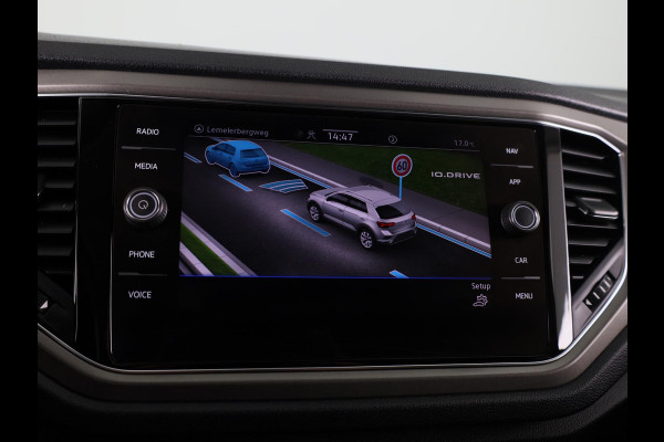 Volkswagen T-Roc 1.0 TSI Style 110 pk | Navigatie | Panoramadak | Parkeersensoren | Autom. airco | Stoelverwarming | LED koplampen |