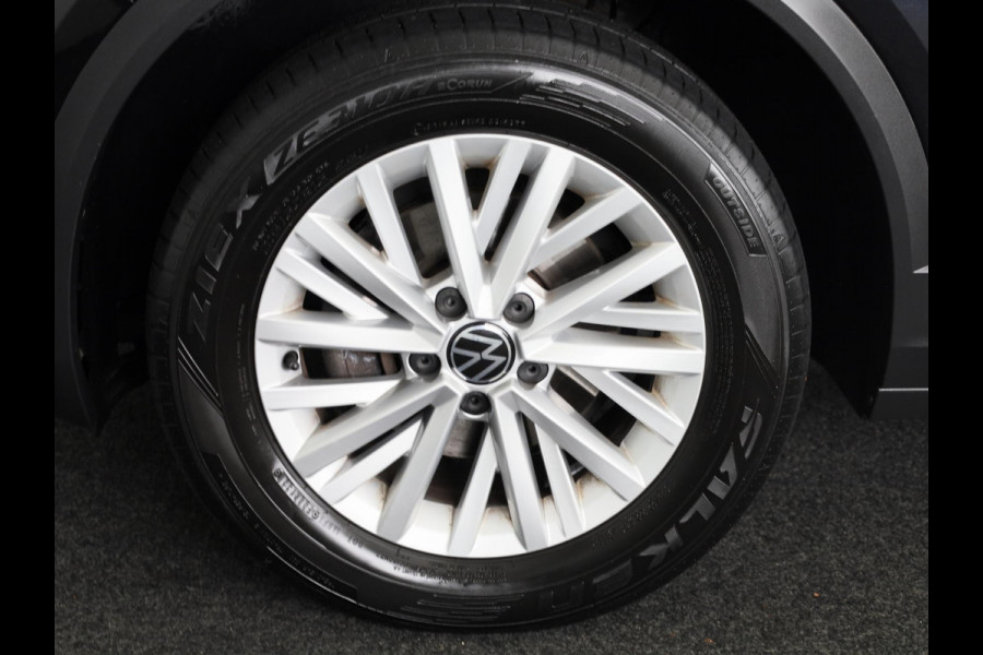 Volkswagen T-Roc 1.0 TSI Style 110 pk | Navigatie | Panoramadak | Parkeersensoren | Autom. airco | Stoelverwarming | LED koplampen |