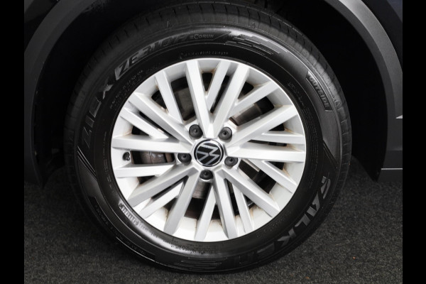 Volkswagen T-Roc 1.0 TSI Style 110 pk | Navigatie | Panoramadak | Parkeersensoren | Autom. airco | Stoelverwarming | LED koplampen |