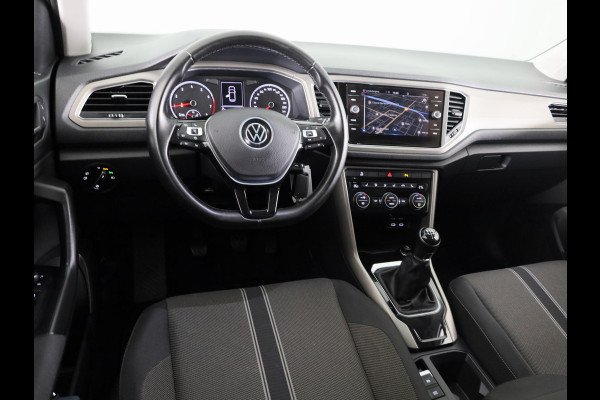 Volkswagen T-Roc 1.0 TSI Style 110 pk | Navigatie | Panoramadak | Parkeersensoren | Autom. airco | Stoelverwarming | LED koplampen |