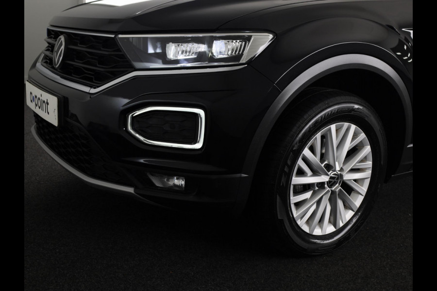 Volkswagen T-Roc 1.0 TSI Style 110 pk | Navigatie | Panoramadak | Parkeersensoren | Autom. airco | Stoelverwarming | LED koplampen |