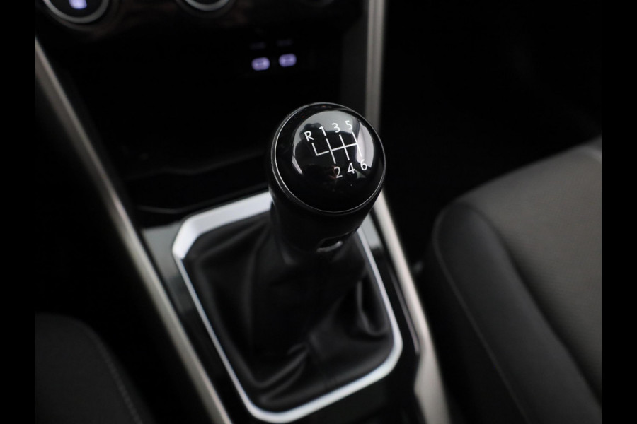 Volkswagen T-Roc 1.0 TSI Style 110 pk | Navigatie | Panoramadak | Parkeersensoren | Autom. airco | Stoelverwarming | LED koplampen |