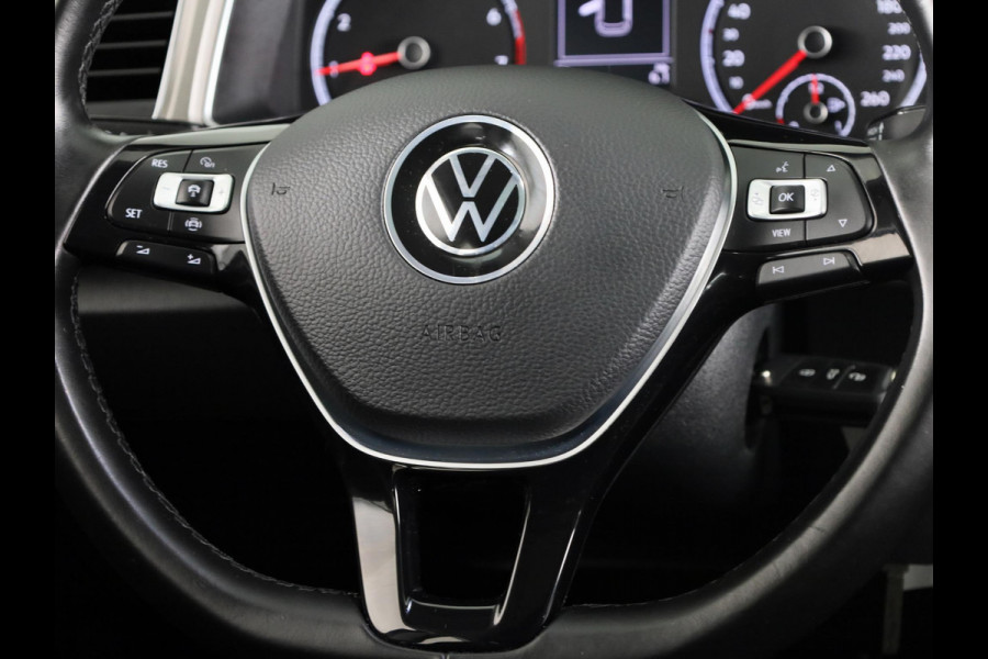 Volkswagen T-Roc 1.0 TSI Style 110 pk | Navigatie | Panoramadak | Parkeersensoren | Autom. airco | Stoelverwarming | LED koplampen |