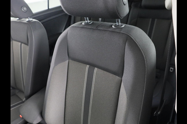 Volkswagen T-Roc 1.0 TSI Style 110 pk | Navigatie | Panoramadak | Parkeersensoren | Autom. airco | Stoelverwarming | LED koplampen |