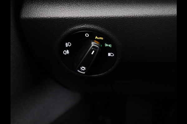 Volkswagen T-Roc 1.0 TSI Style 110 pk | Navigatie | Panoramadak | Parkeersensoren | Autom. airco | Stoelverwarming | LED koplampen |