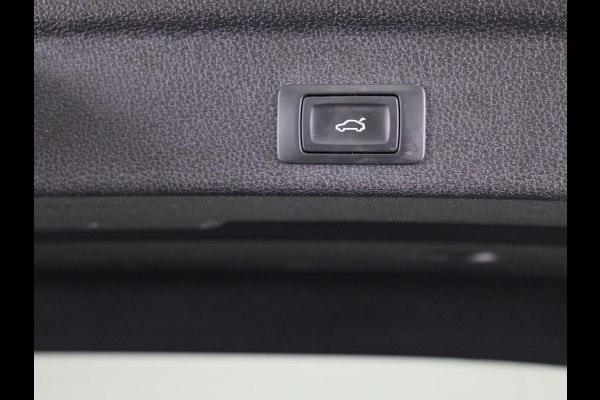 Audi Q3 Sportback 35 TFSI S Edition 150 pk S-tronic | Navigatie | Schuifdak | Parkeersensoren | Lichtmetalen velgen 20" | B&O Soundsystem | Lederen bekleding | S-Line |