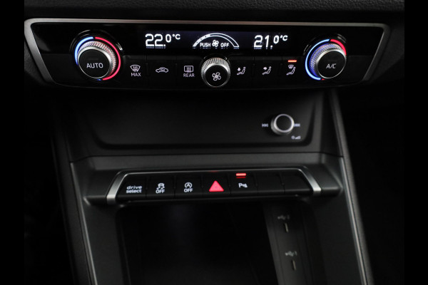 Audi Q3 Sportback 35 TFSI S Edition 150 pk S-tronic | Navigatie | Schuifdak | Parkeersensoren | Lichtmetalen velgen 20" | B&O Soundsystem | Lederen bekleding | S-Line |