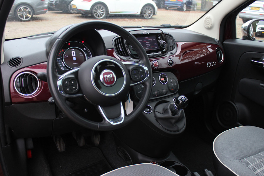 Fiat 500 1.2 Lounge / Panoramadak / Navigatie / Parkeerhulp achter / 15'' / Cruise Control / Xenon / Climate Control