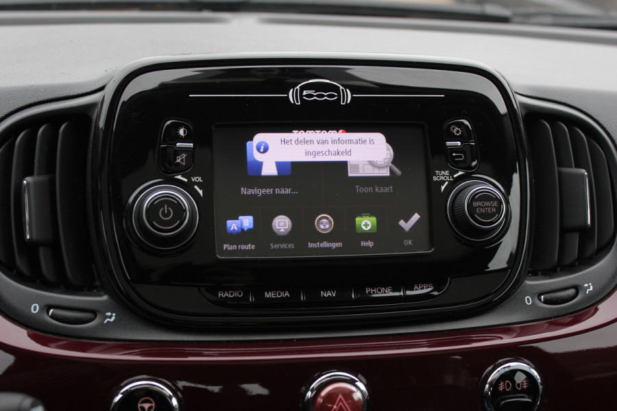 Fiat 500 1.2 Lounge / Panoramadak / Navigatie / Parkeerhulp achter / 15'' / Cruise Control / Xenon / Climate Control