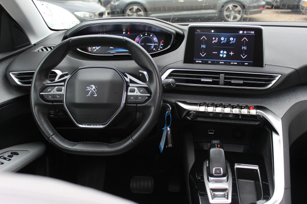 Peugeot 3008 1.2 PureTech Allure / Trekhaak / Panoramadak / Camera / Navigatie / 18'' / Half leder / CarPlay / Stoelverwarmign / Cruise Control