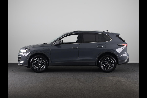 Volkswagen Tiguan 1.5 eHybrid Elegance 204 pk Automaat (DSG) | Verlengde garantie | Navigatie | Trekhaak (wegklapbaar) | Parkeersensoren (Park assist) | Rondomzicht camera | Stoelverwarming |