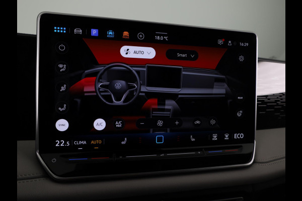 Volkswagen Tiguan 1.5 eHybrid Elegance 204 pk Automaat (DSG) | Verlengde garantie | Navigatie | Trekhaak (wegklapbaar) | Parkeersensoren (Park assist) | Rondomzicht camera | Stoelverwarming |