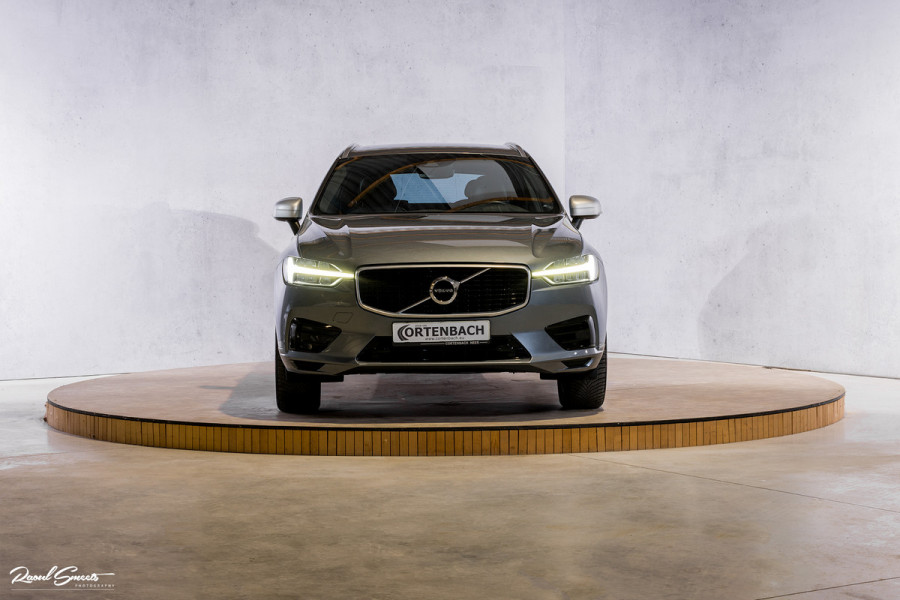 Volvo XC60 2.0 T5 R-Design | Cruise control | Zwenkbare trekhaak | Apple carplay |