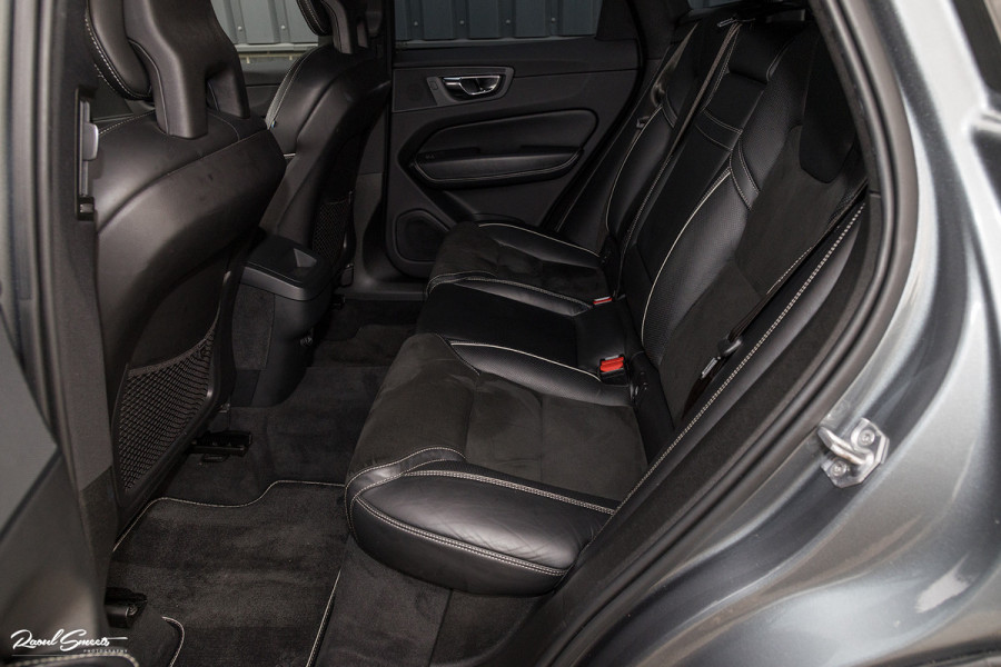 Volvo XC60 2.0 T5 R-Design | Cruise control | Zwenkbare trekhaak | Apple carplay |