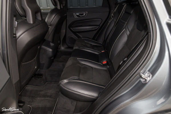 Volvo XC60 2.0 T5 R-Design | Cruise control | Zwenkbare trekhaak | Apple carplay |