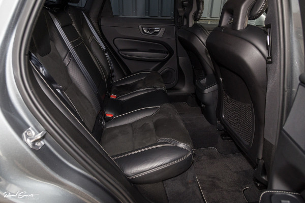 Volvo XC60 2.0 T5 R-Design | Cruise control | Zwenkbare trekhaak | Apple carplay |