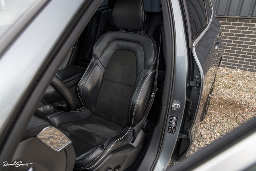 Volvo XC60 2.0 T5 R-Design | Cruise control | Zwenkbare trekhaak | Apple carplay |