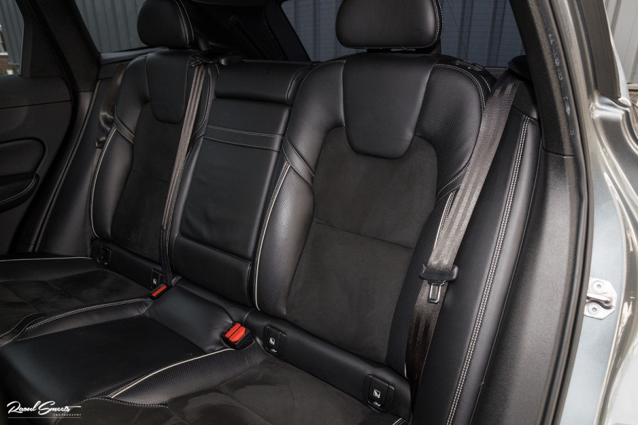 Volvo XC60 2.0 T5 R-Design | Cruise control | Zwenkbare trekhaak | Apple carplay |