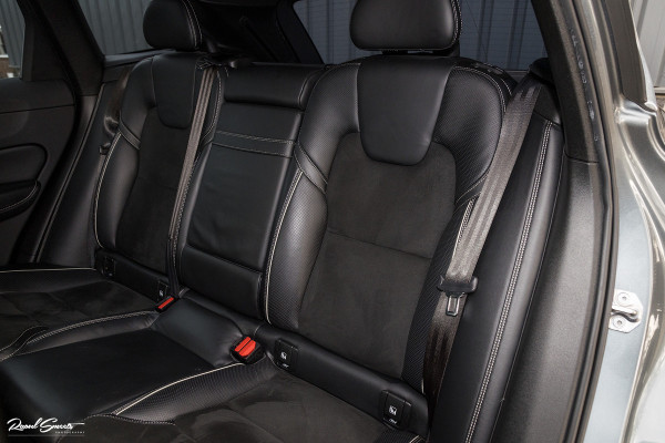 Volvo XC60 2.0 T5 R-Design | Cruise control | Zwenkbare trekhaak | Apple carplay |