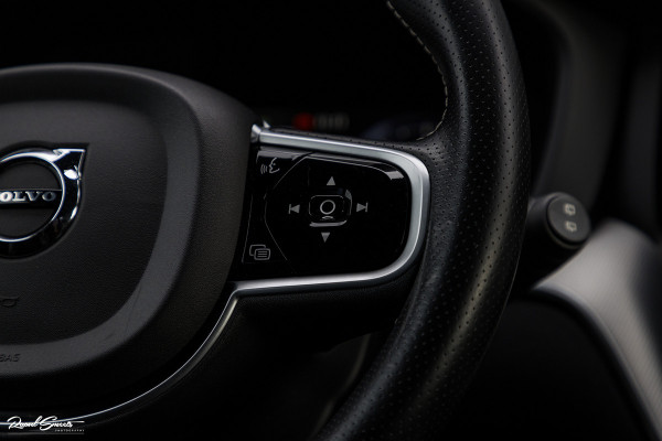 Volvo XC60 2.0 T5 R-Design | Cruise control | Zwenkbare trekhaak | Apple carplay |