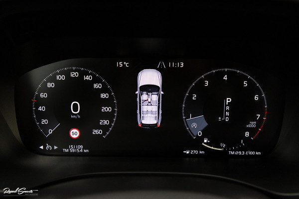 Volvo XC60 2.0 T5 R-Design | Cruise control | Zwenkbare trekhaak | Apple carplay |