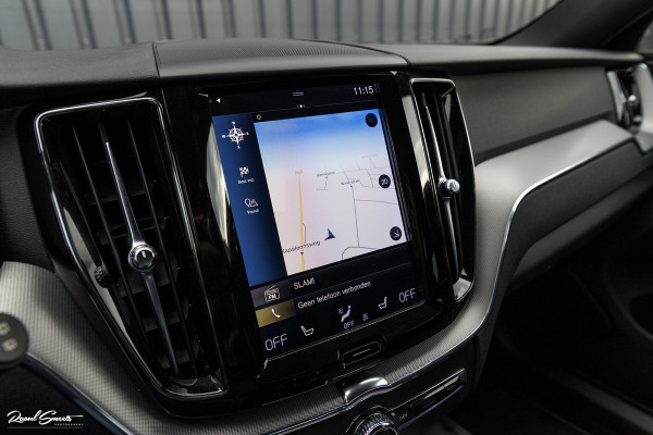 Volvo XC60 2.0 T5 R-Design | Cruise control | Zwenkbare trekhaak | Apple carplay |