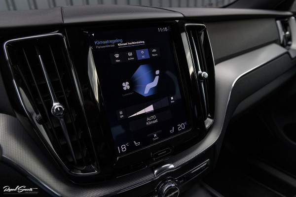 Volvo XC60 2.0 T5 R-Design | Cruise control | Zwenkbare trekhaak | Apple carplay |