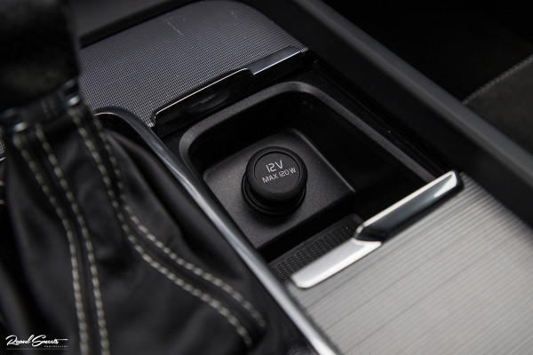 Volvo XC60 2.0 T5 R-Design | Cruise control | Zwenkbare trekhaak | Apple carplay |