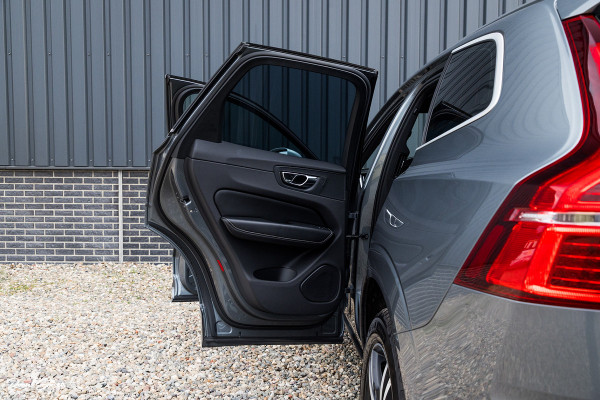 Volvo XC60 2.0 T5 R-Design | Cruise control | Zwenkbare trekhaak | Apple carplay |