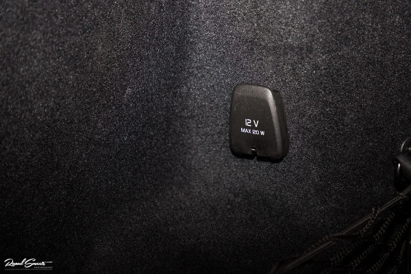 Volvo XC60 2.0 T5 R-Design | Cruise control | Zwenkbare trekhaak | Apple carplay |