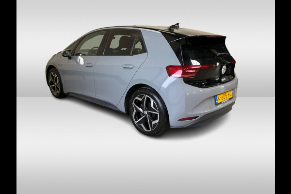 Volkswagen ID.3 First Plus 58 kWh / Camera / Keyless / Matrix LED / Interieurvoorverwarming / 19'' / DAB / 19'' / Navigatie / ACC