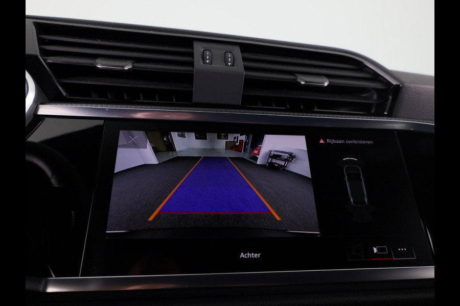 Audi Q3 Sportback 45 TFSI e S Edition 245pk | Sonos Audio | Parkeercamera | Navigatie  | Elektrisch verstelbare voorstoelen