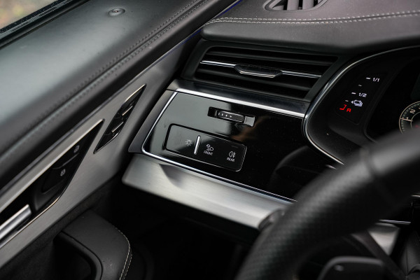 Audi Q8 60 TFSI e quattro Competition B&O Panodak Carbon 360 Cam Dode Hoek ACC Stoelventilatie