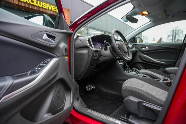 Opel Grandland 1.6 Turbo Plug-In Hybrid GS Line Apple carplay DAB+ Hill hold 18"L.M. Rijstrooksensor Airco Dakrails