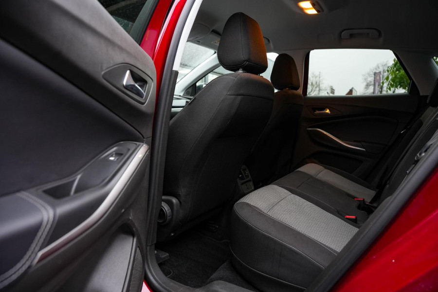 Opel Grandland 1.6 Turbo Plug-In Hybrid GS Line Apple carplay DAB+ Hill hold 18"L.M. Rijstrooksensor Airco Dakrails