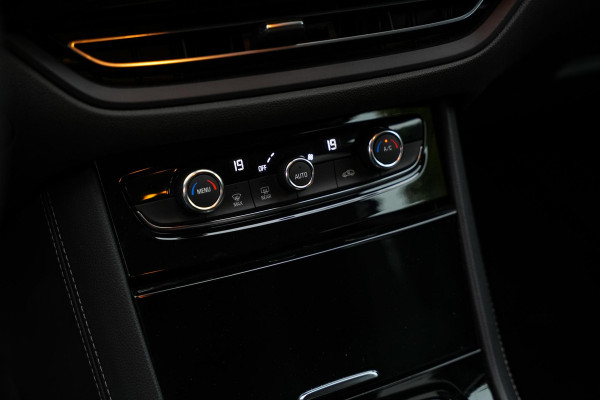 Opel Grandland 1.6 Turbo Plug-In Hybrid GS Line Apple carplay DAB+ Hill hold 18"L.M. Rijstrooksensor Airco Dakrails