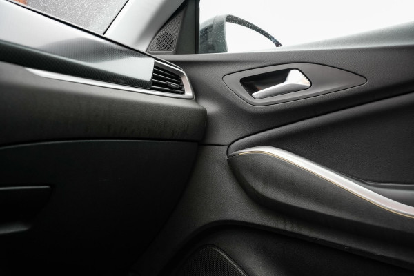 Opel Grandland 1.6 Turbo Plug-In Hybrid GS Line Apple carplay DAB+ Hill hold 18"L.M. Rijstrooksensor Airco Dakrails