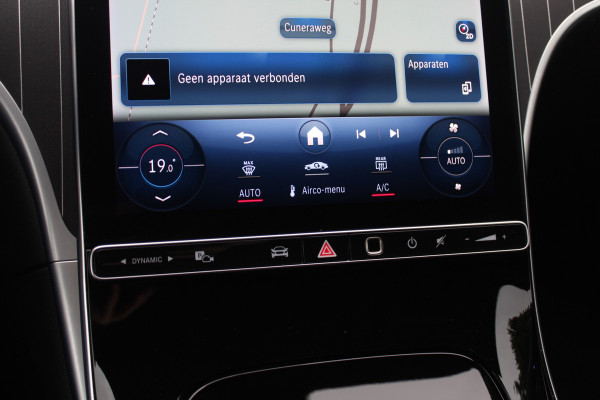 Mercedes-Benz C-Klasse 180 AMG Line / Camera / Leder&Alcantara / 18'' / Navigatie / DAB / Dodehoek / Stoelverwarming / Cruise Control