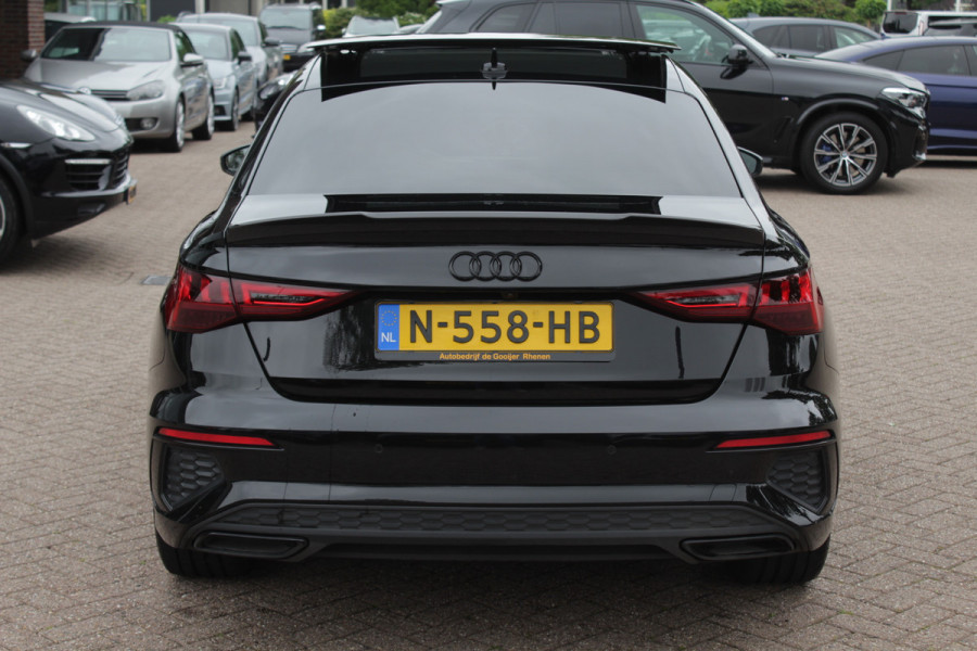 Audi A3 Limousine 30 TFSI S edition / Panoramadak / Camera / Head-up / Luxe Leder / B&O / Carbon spoiler / Dodehoek / Navigatie / ACC / DAB