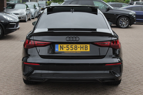 Audi A3 Limousine 30 TFSI S edition / Panoramadak / Camera / Head-up / Luxe Leder / B&O / Carbon spoiler / Dodehoek / Navigatie / ACC / DAB